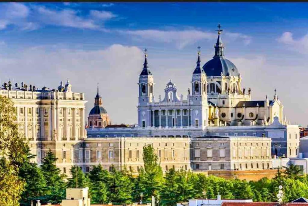 El Apartamento En Opera Palacio Real Madrid Bagian luar foto