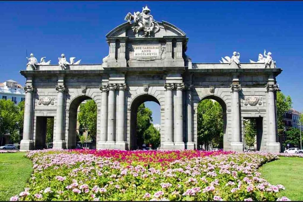 El Apartamento En Opera Palacio Real Madrid Bagian luar foto